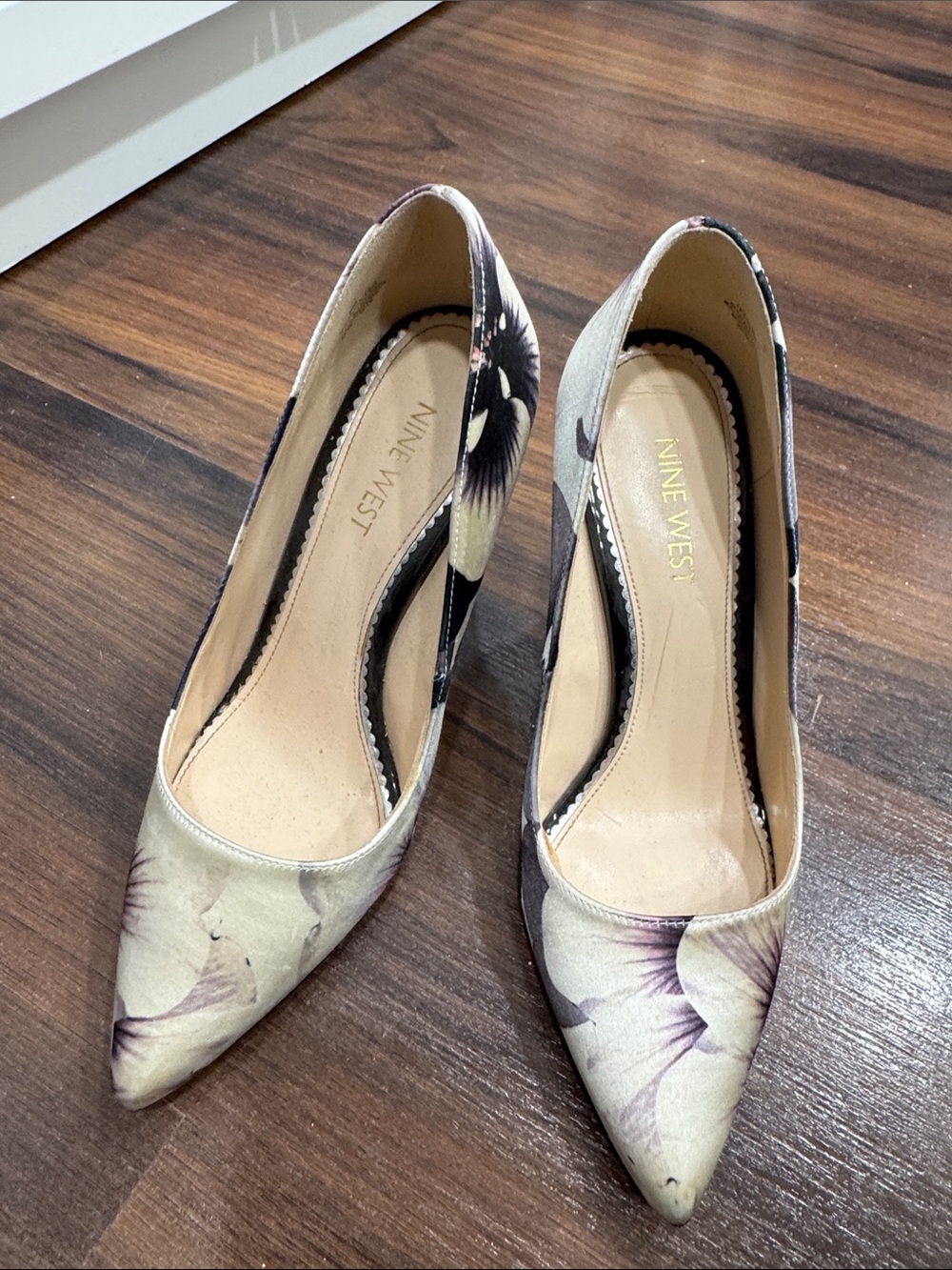 Nine West Cream and Purple Floral Pointed-Toe Pumps